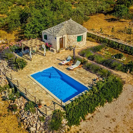 Beautiful Big Hobbit 1&2 Villa