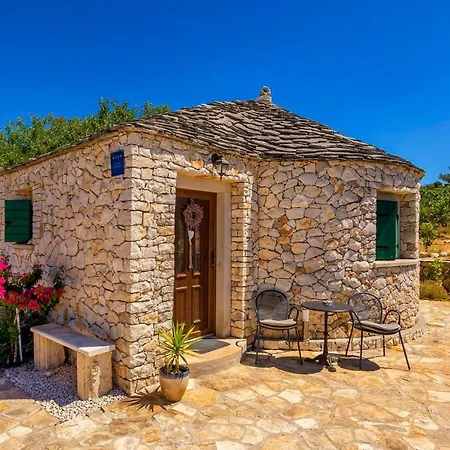 Beautiful Big Hobbit 1&2 Villa Sutivan
